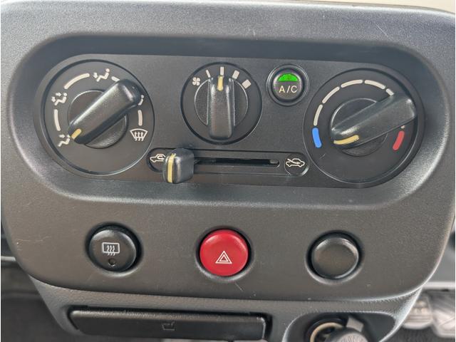 0503432A30250912W00218.jpg