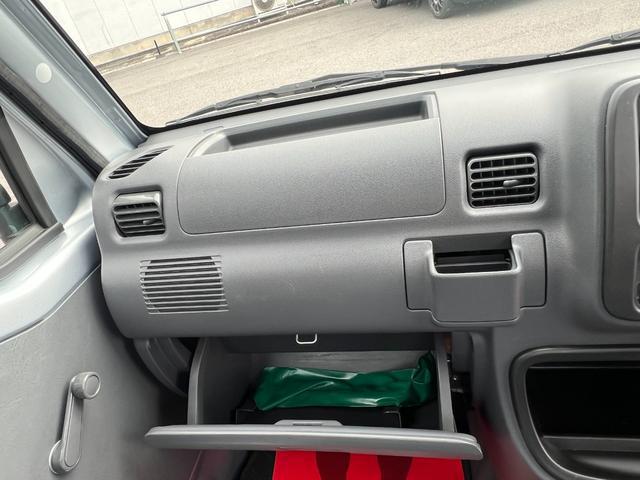 0208645A30260111W00217.jpg