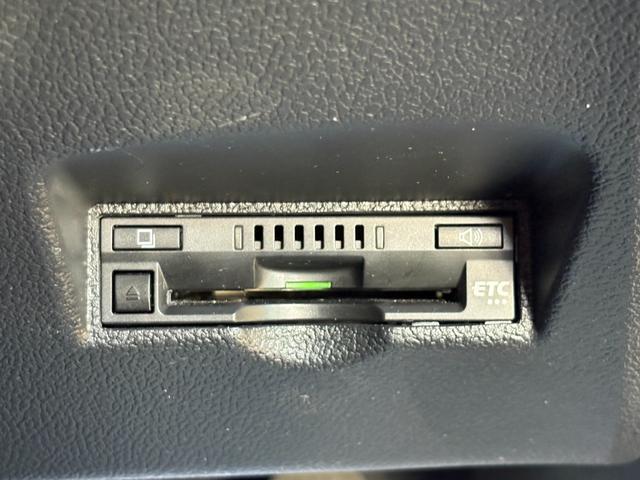 0503325A30250515W00116.jpg