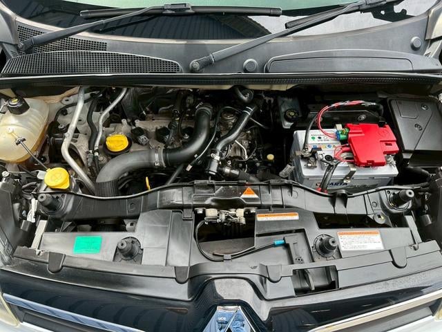 0561562A30251004W00118.jpg