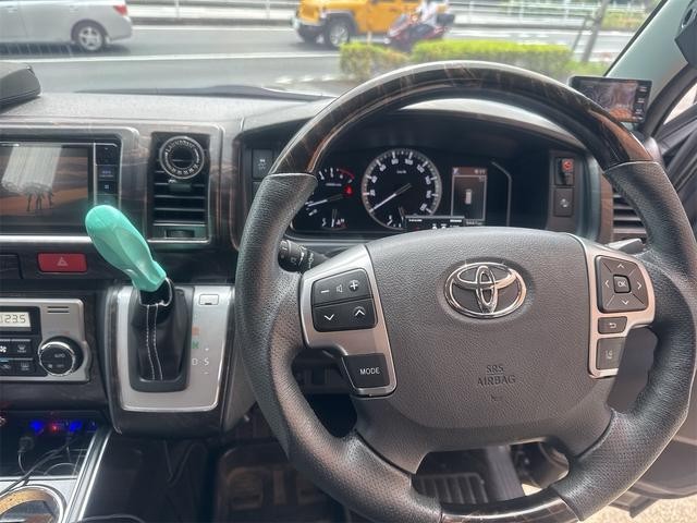 0560648A30250518W00116.jpg
