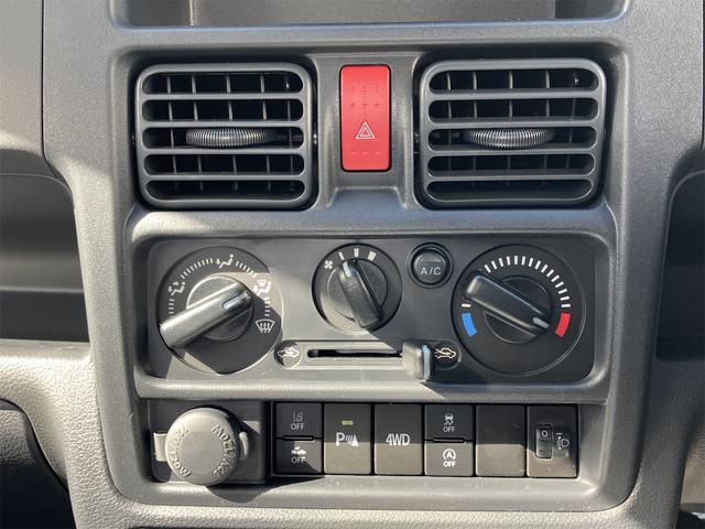 0900205A30260310W00204.jpg