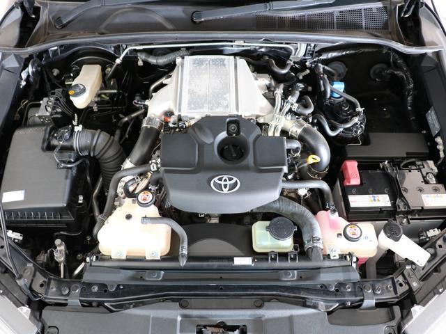 0560694A30251003W00108.jpg