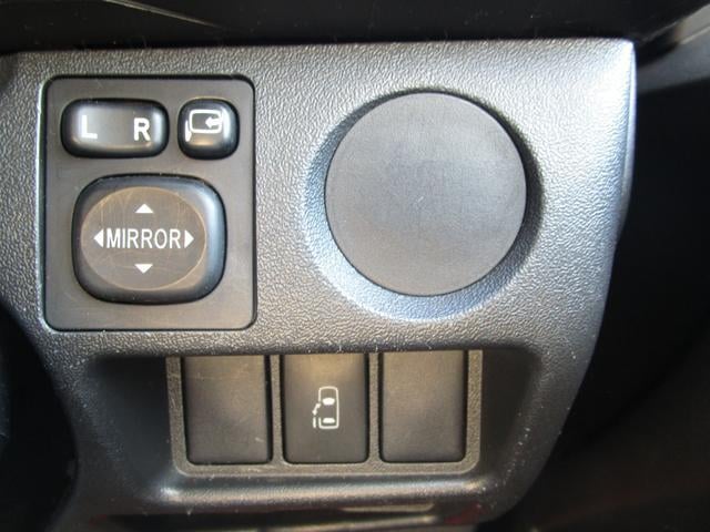 0910064A30251122W00116.jpg