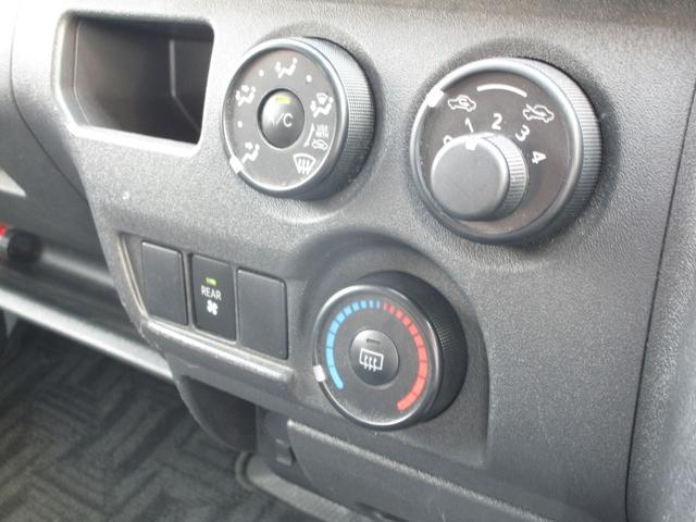 0910064A30250607W00312.jpg