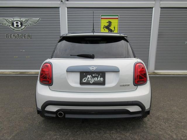 13fca01d4cf6a95cdbf493f2cebb3b27.jpg