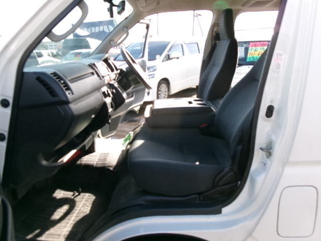0900099A30251129W00115.jpg