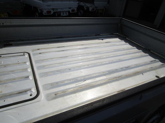 0550837A30250508W00111.jpg