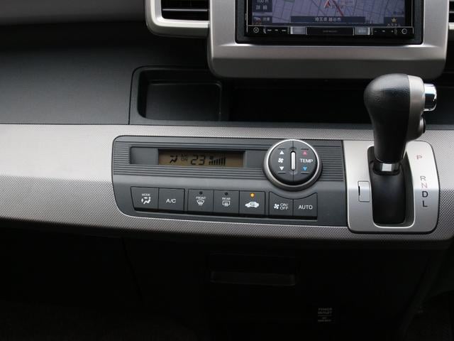 0520046A30251003W01214.jpg