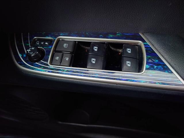 0904066A30251117W00216.jpg