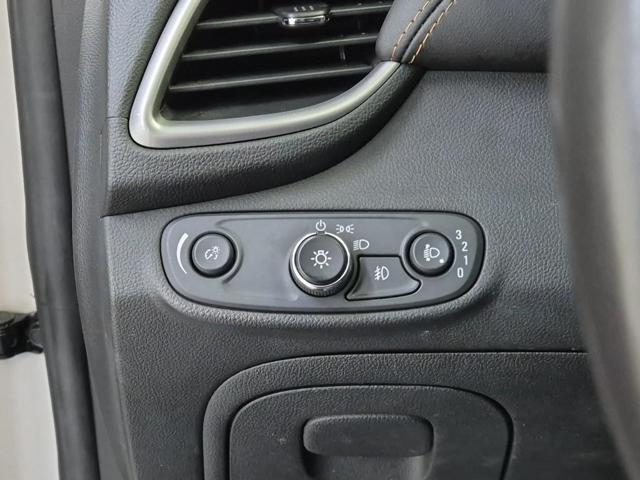 5121501829R17.jpg
