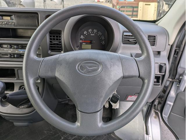 0704272A30251007W00219.jpg