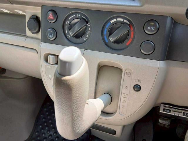 0510824A30250909W00208.jpg
