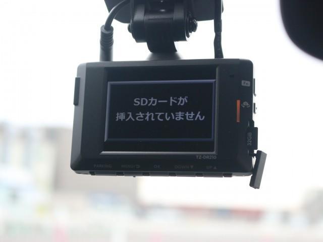 22044578_carP_l_12.jpg