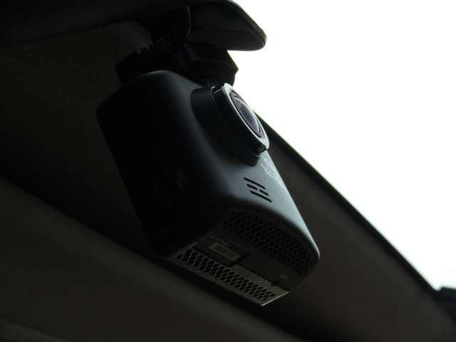 23061233_carP_l_5.jpg