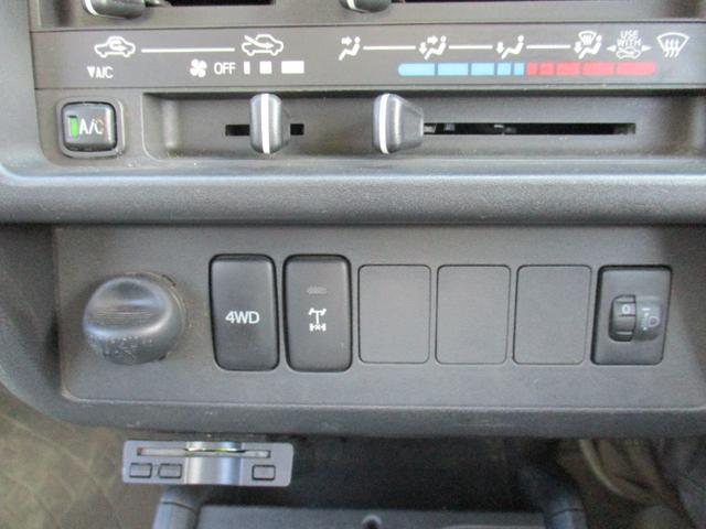 0708230A30250727W00113.jpg