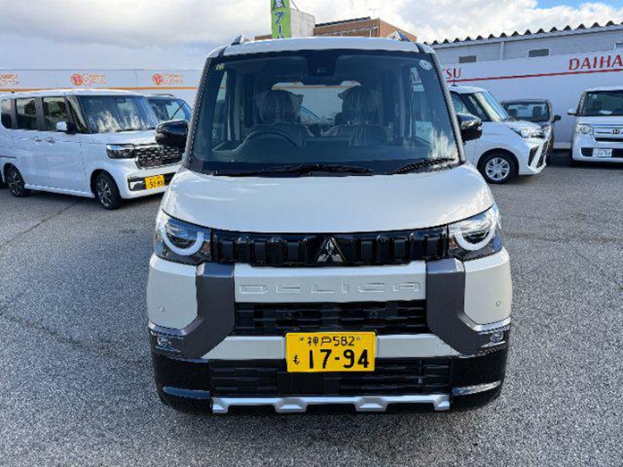 2023 Mitsubishi Delica, photo 1 of 1