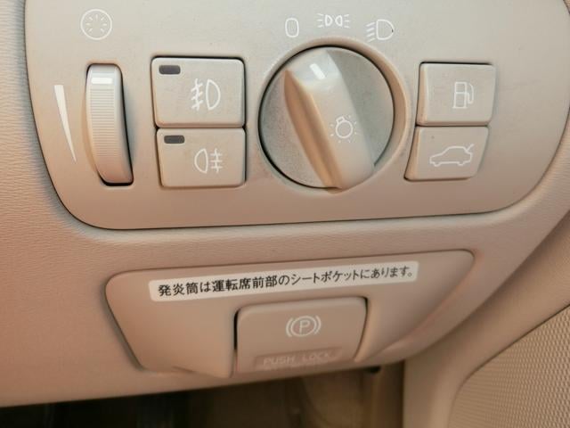 0802824A30250906W00207.jpg