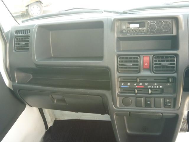 0902301A30250527W00114.jpg