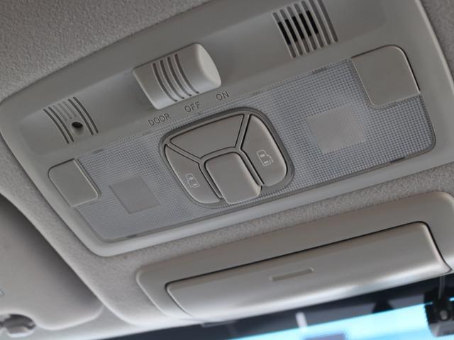 0509625A30260211W00715.jpg