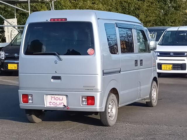0403211A30260129W00103.jpg
