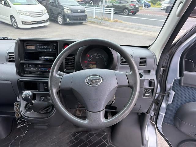 0561260A30251021W00117.jpg