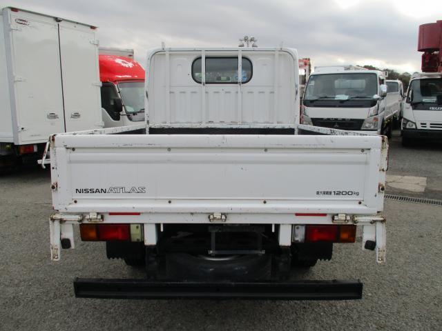 20577392_carP_l_15.jpg
