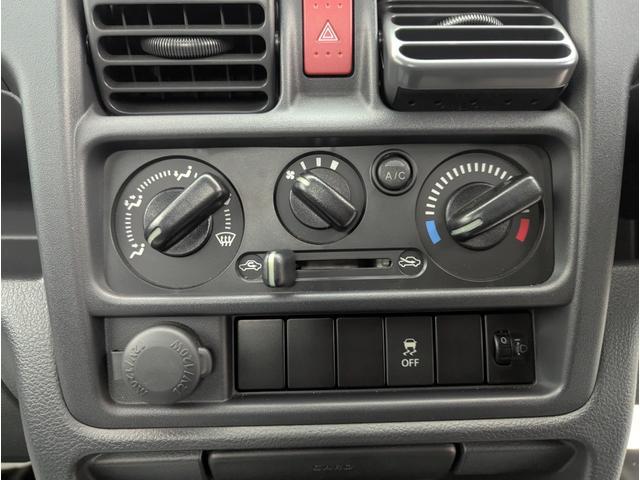 1002186A30251022W00111.jpg