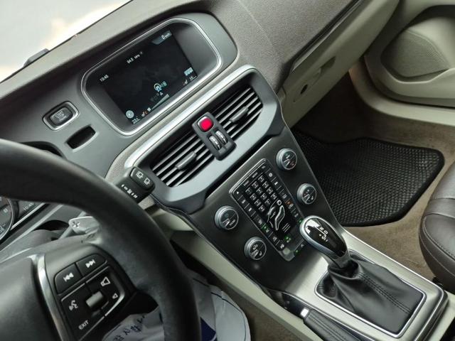 6011002820R10.jpg