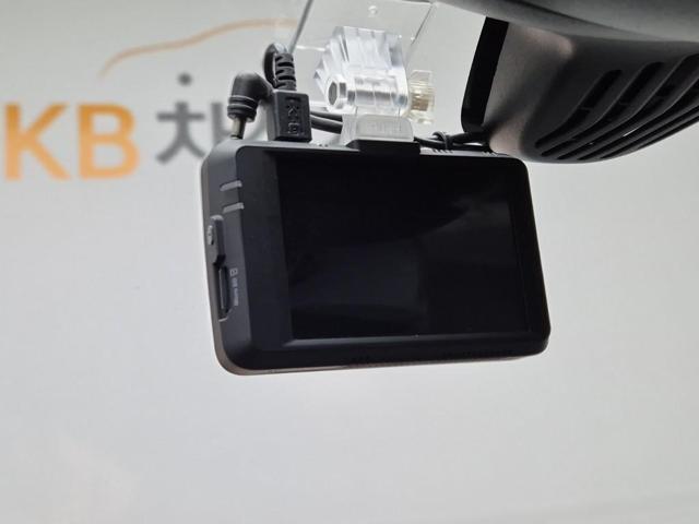6011002820R17.jpg
