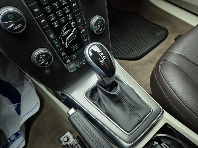 6011002820R8.jpg