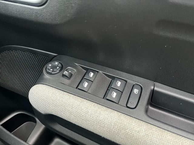 0500101A30250929W00119.jpg