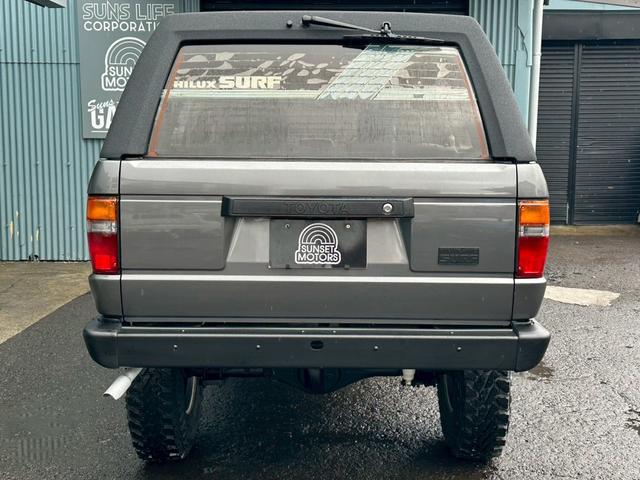 0904001A30250912W00106.jpg