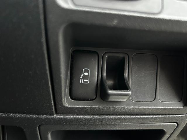 0500312A30251009W00118.jpg