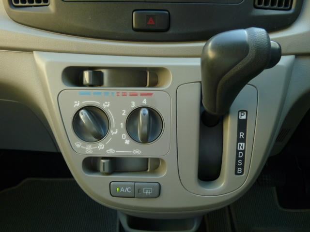 0902773A30250803W00113.jpg