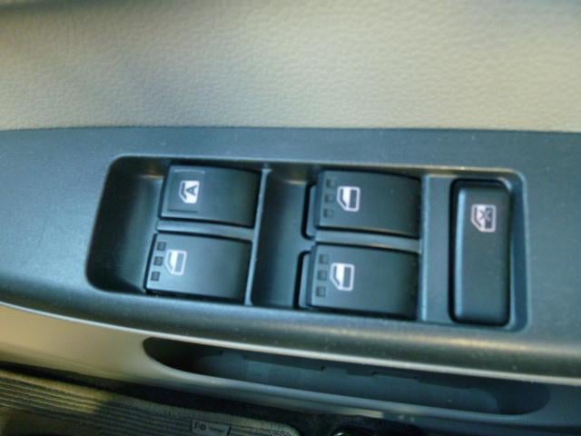 0902773A30250803W00115.jpg