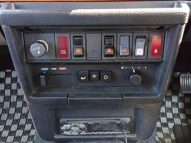 0510824A30260312W00115.jpg