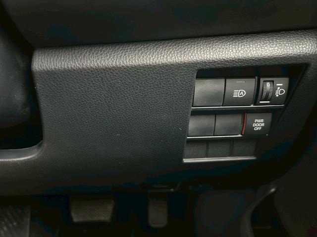 0700065A30260121W00107.jpg