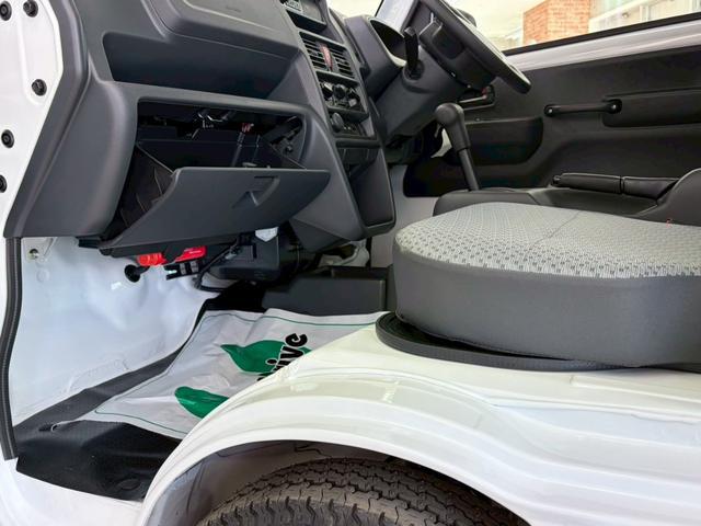 0303540A30260327W00412.jpg