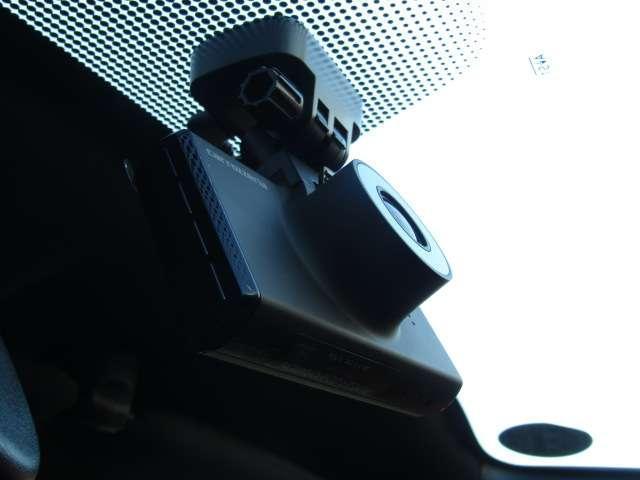 21998976_carP_l_2.jpg