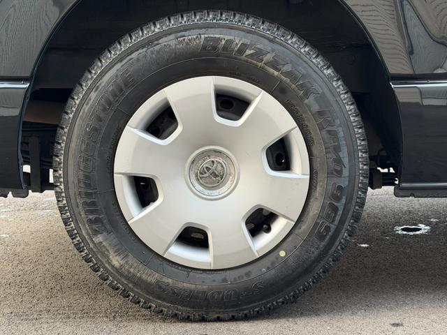 0803392A20251115W00219.jpg