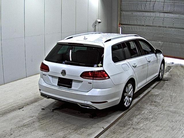 eb047f2bec8bbbee05fa1c9f3c081dd7.jpg