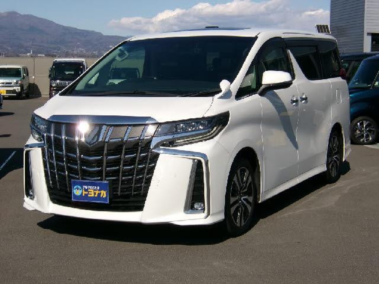 2021 Toyota Alphard, photo 1 of 1