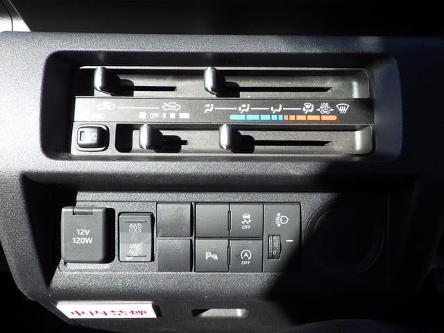 0704331A30251212W00410.jpg