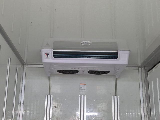 5101501738R17.jpg