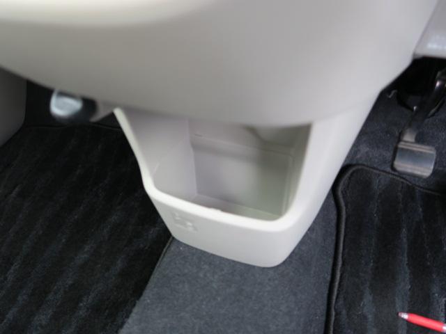 0804861A30250611W00111.jpg
