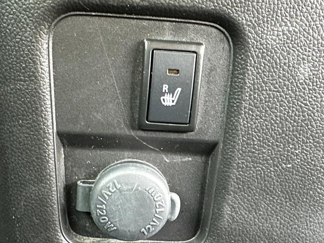 0404352A30251210W00202.jpg
