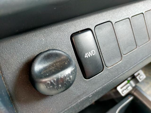 0520262A30251028W00115.jpg