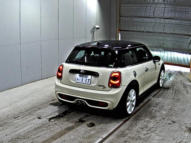 50256ab664899510a790e3fca5c14985.jpg