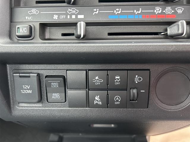 0300895A30251222W00114.jpg